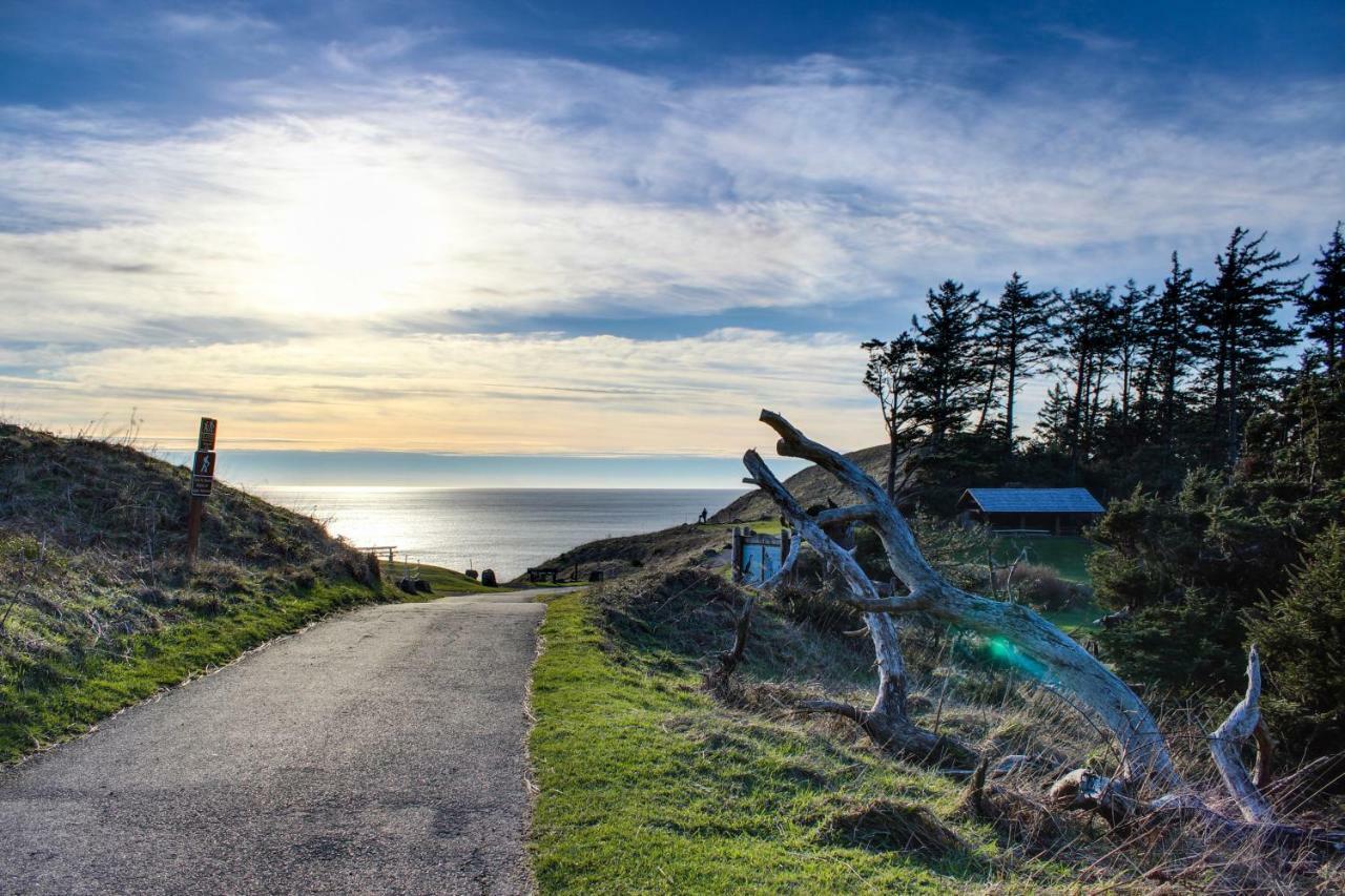 Beaches Inn | Puffins Place Cabana Cannon Beach Exterior photo