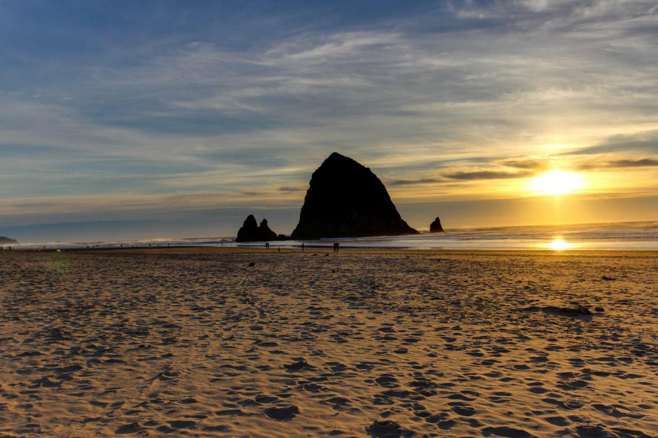 Beaches Inn | Puffins Place Cabana Cannon Beach Exterior photo